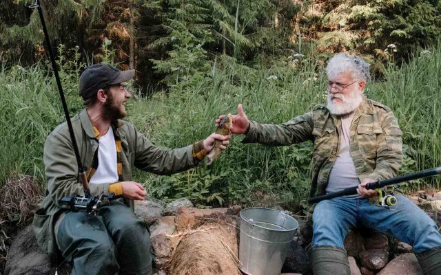 ljudi-pecanje-riba-ribolov-stapovi ljudi-pecanje-riba-ribolov-stapovi