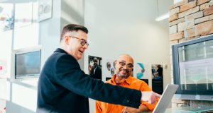 Jezičke barijere u poslu, kako ih prevazići bez gubitka suštine zrnoznanja.com muskarci-razgovor