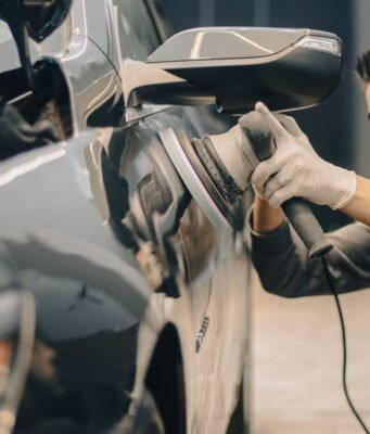 Zašto UV zraci oštećuju lak automobila i kako sačuvati sjaj automobil-poliranje